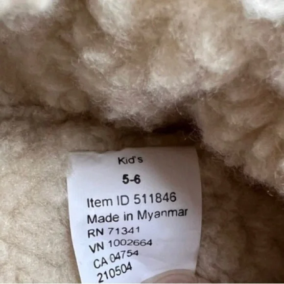 NEW L.L. Bean Sherpa Slippers Booties - Picture 6 of 8